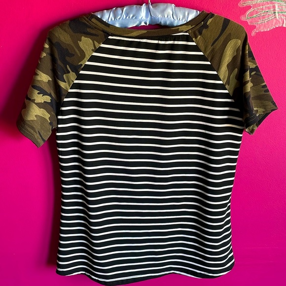 🆕♠️Stripped Camo Tee♠️🆕 - Picture 3 of 9